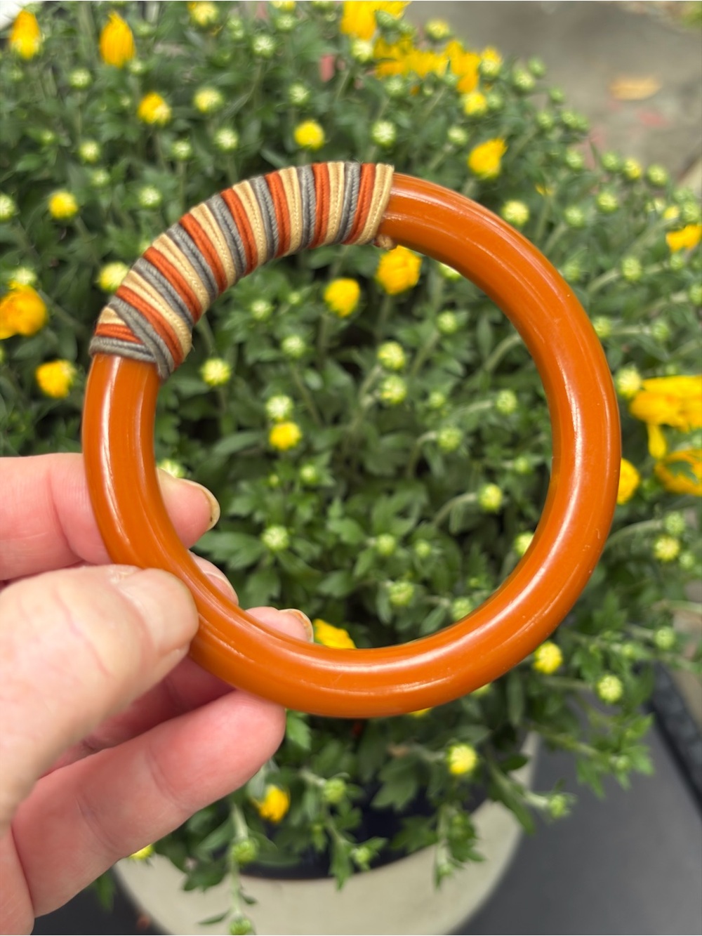 Vintage Butterscotch Bakelite Multicolored String Bangle Bracelet